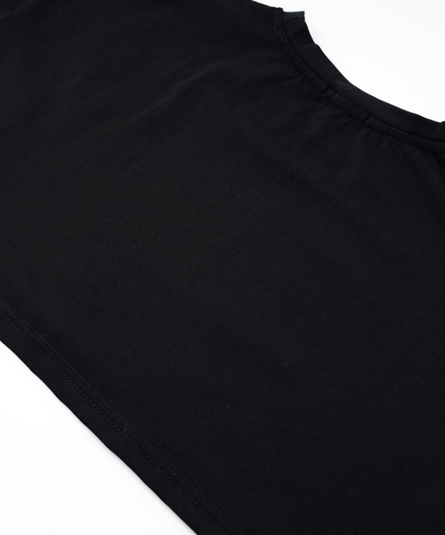 URBAN CHERRY(アーバンチェリー)の「フロントロゴプリントドロップショルダークロップドTシャツ(Tシャツ/カットソー・キッズ・ブラック/ホワイト・140cm/150cm/160cm/110cm/120cm/130cm)」の20枚目の写真