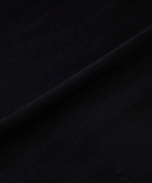 URBAN CHERRY(アーバンチェリー)の「フロントロゴプリントドロップショルダークロップドTシャツ(Tシャツ/カットソー・キッズ・ブラック/ホワイト・140cm/150cm/160cm/110cm/120cm/130cm)」の21枚目の写真