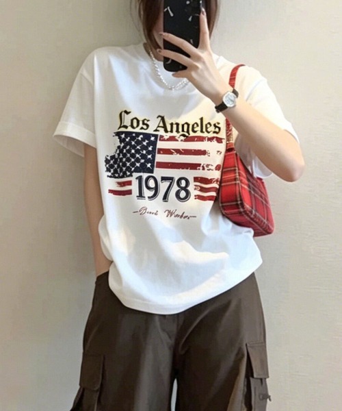 2ly2(トゥーリートゥー)の「アメリカンフラッグプリント オーバーサイズ半袖Tシャツ レディース(Tシャツ/カットソー・レディース・ネイビー/ホワイト・FREE)」の3枚目の写真