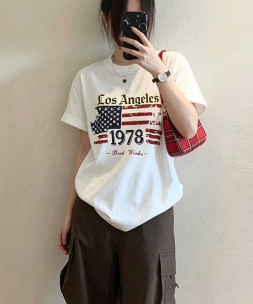 2ly2(トゥーリートゥー)の「アメリカンフラッグプリント オーバーサイズ半袖Tシャツ レディース(Tシャツ/カットソー・レディース・ネイビー/ホワイト・FREE)」の4枚目の写真