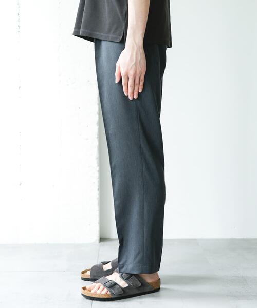 URBAN RESEARCH DOORS(アーバンリサーチドアーズ)の「COOLFIBER ツイルシャーリングスラックス(その他パンツ・メンズ・ベージュ/チャコールグレー/ネイビー・MEDIUM/LARGE)」の11枚目の写真