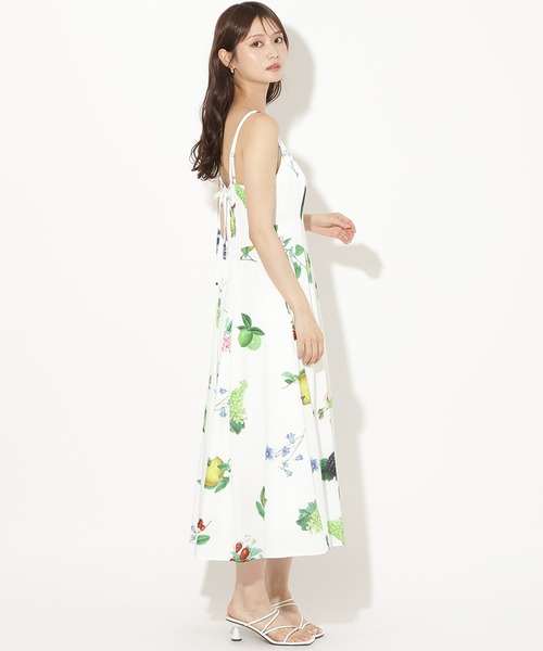 AND COUTURE(アンドクチュール)の「フルーツ柄プリントキャミワンピース(ワンピース・レディース・グリーン系その他/ブルー系その他/ホワイト系その他・FREE)」の4枚目の写真