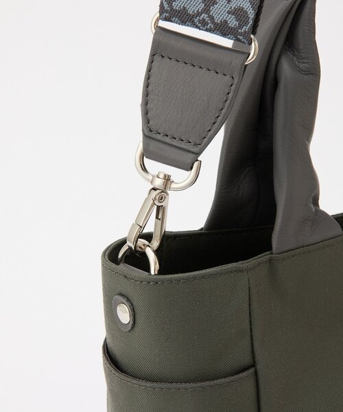 russet(ラシット)の「【Souffle TOTE】《WEB限定》コーデュラナイロン2WAYトートバッグ(トートバッグ・レディース・グレー系その他/グレー・FREE)」の13枚目の写真
