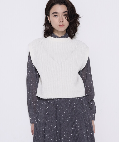 COMME CA（コムサ）の「〔 Sサイズ 〕 コットンポリエステルリリヤーン 前後切り替えベスト（ベスト・レディース・ネイビー/オフホワイト/ブラック・5号）」の2枚目の写真