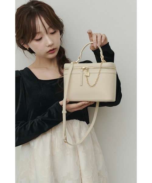nunela(ヌネラ)の「チェーンチャームバニティバッグ【No.16】(ハンドバッグ・レディース・ブラック/キャメル/ナチュラル・FREE)」の16枚目の写真