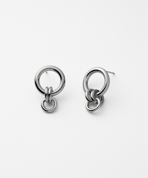 UNITED JEWELS-ef-(ユナイテッドジュエルズイフ)の「Ring X Ring Pierce(ピアス(両耳用)・レディース・イエローゴールド/シルバー・FREE)」の2枚目の写真