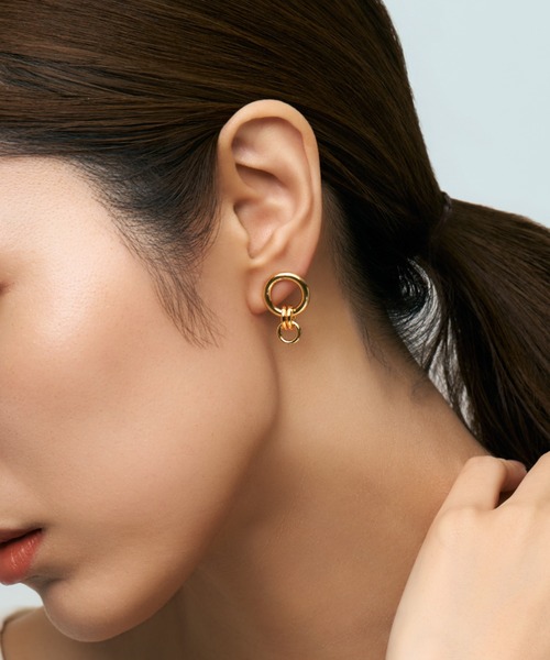 UNITED JEWELS-ef-(ユナイテッドジュエルズイフ)の「Ring X Ring Pierce(ピアス(両耳用)・レディース・イエローゴールド/シルバー・FREE)」の4枚目の写真