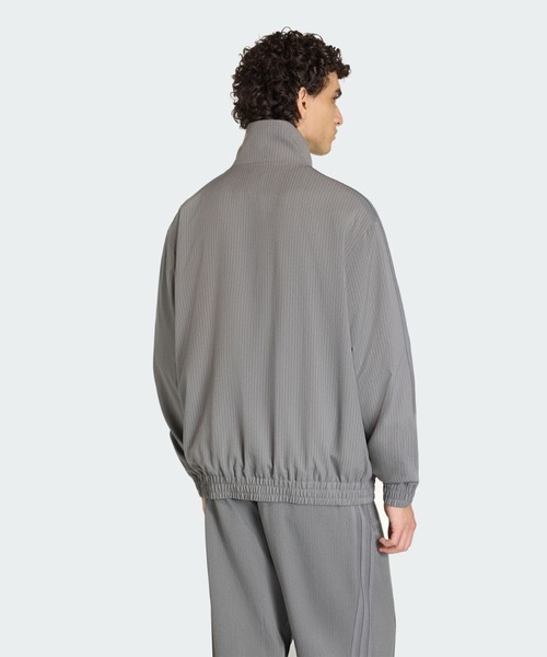 adidas(アディダス)の「ファイヤーバード ルーズ ピンストライプ トラックトップ / ジャージ / トラックジャケット / アディダスオリジナルス adidas Originals(ジャージ・メンズ・グレー・X-SMALL/X-LARGE/SMALL/MEDIUM/LARGE/3XL/XX-LARGE)」の2枚目の写真