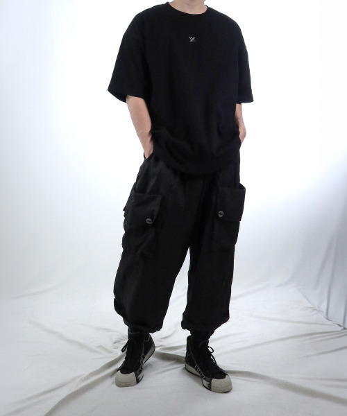 JUSTHANG(ジャストハング)の「プレミアムブラックニュートロシルバーロゴオーバーサイズ半袖Tシャツ(Tシャツ/カットソー・メンズ・その他・LARGE/XXXX-LARGE/XXX-LARGE/X-LARGE)」の3枚目の写真