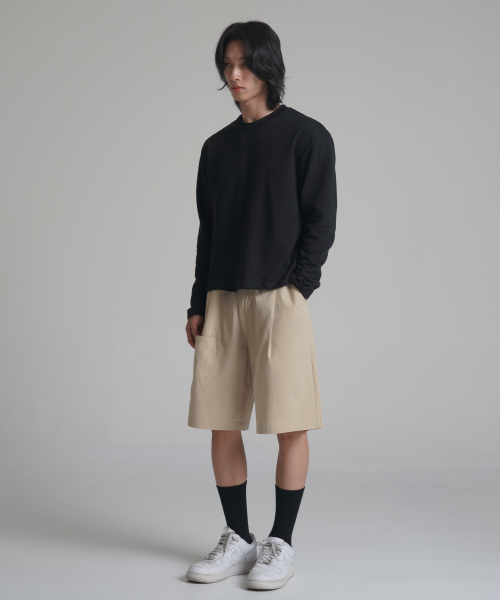 NOMING（ノミング）の「チノツータックポケットワイドバermudaショーツ - ベージュ（その他パンツ・メンズ・ベージュ・SMALL/MEDIUM/LARGE/X-LARGE）」の3枚目の写真