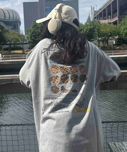 AS KNOW AS plus(アズノゥアズプラス)の「☆オーバーサイズ レトロクッキー 刺繍ロゴロンT【UNISEX ITEM】(Tシャツ/カットソー・レディース・杢グレー/スミクロ/キナリ・FREE)」の1枚目の写真