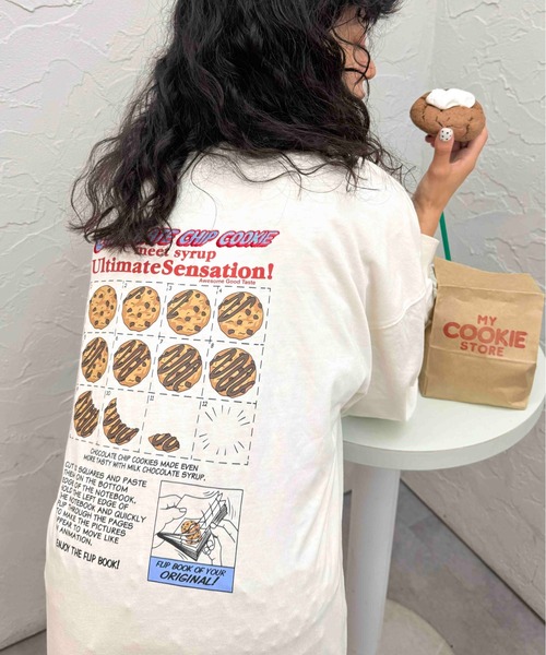 AS KNOW AS plus(アズノゥアズプラス)の「☆オーバーサイズ レトロクッキー 刺繍ロゴロンT【UNISEX ITEM】(Tシャツ/カットソー・レディース・杢グレー/スミクロ/キナリ・FREE)」の2枚目の写真