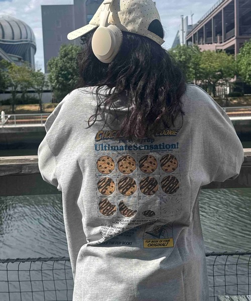 AS KNOW AS plus(アズノゥアズプラス)の「☆オーバーサイズ レトロクッキー 刺繍ロゴロンT【UNISEX ITEM】(Tシャツ/カットソー・レディース・杢グレー/スミクロ/キナリ・FREE)」の21枚目の写真
