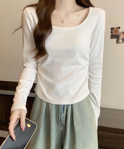 2ly2(トゥーリートゥー)の「スクエアネック 長袖カットソー ストレッチ トップス インナー(Tシャツ/カットソー・レディース・ブラック/ホワイト/ベージュ/グレー・FREE)」の1枚目の写真