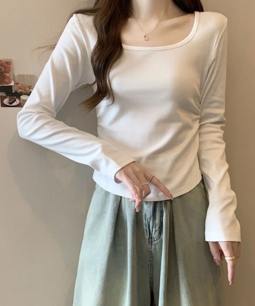 2ly2(トゥーリートゥー)の「スクエアネック 長袖カットソー ストレッチ トップス インナー(Tシャツ/カットソー・レディース・ブラック/ホワイト/ベージュ/グレー・FREE)」の7枚目の写真