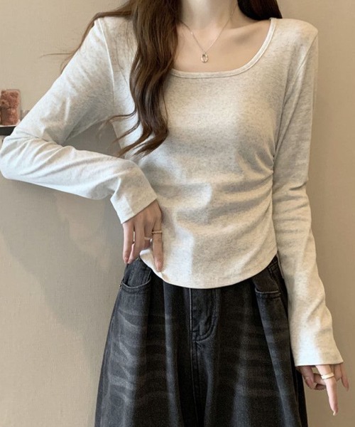 2ly2(トゥーリートゥー)の「スクエアネック 長袖カットソー ストレッチ トップス インナー(Tシャツ/カットソー・レディース・ブラック/ホワイト/ベージュ/グレー・FREE)」の15枚目の写真