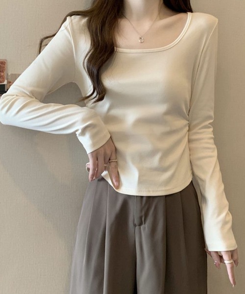 2ly2(トゥーリートゥー)の「スクエアネック 長袖カットソー ストレッチ トップス インナー(Tシャツ/カットソー・レディース・ブラック/ホワイト/ベージュ/グレー・FREE)」の21枚目の写真