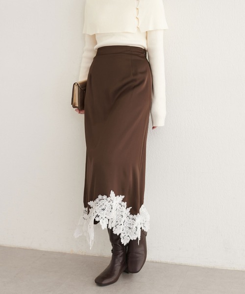 natural couture（ナチュラルクチュール）の「イレヘムレースサテンスカート（スカート・レディース・ブラウン/アイボリー/サックスブルー・MEDIUM/LARGE）」の2枚目の写真