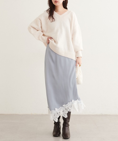 natural couture（ナチュラルクチュール）の「イレヘムレースサテンスカート（スカート・レディース・ブラウン/アイボリー/サックスブルー・MEDIUM/LARGE）」の3枚目の写真