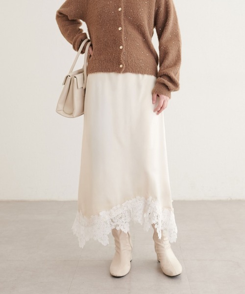 natural couture（ナチュラルクチュール）の「イレヘムレースサテンスカート（スカート・レディース・ブラウン/アイボリー/サックスブルー・MEDIUM/LARGE）」の4枚目の写真