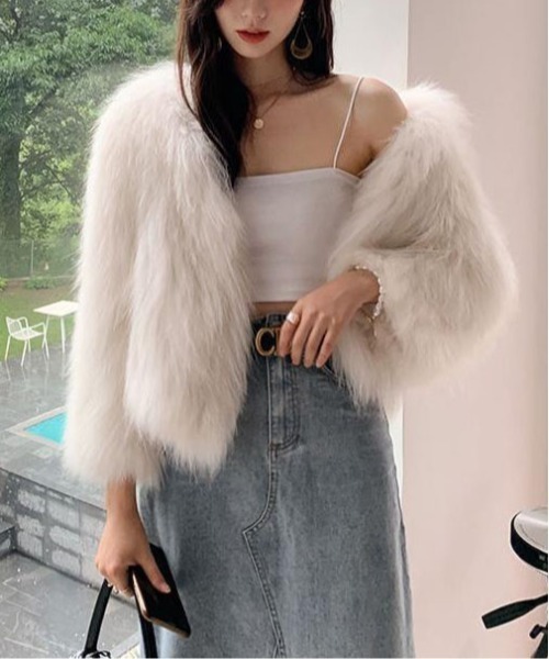 &soiree(アンドソワレ)の「ロングシャギーフェイクファーショートコート(その他アウター・レディース・アイボリー/ブラック/チャコール/グレー/ホワイト/ピンク/ブラウン・MEDIUM/SMALL/X-LARGE/LARGE)」の1枚目の写真