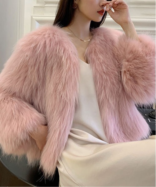 &soiree(アンドソワレ)の「ロングシャギーフェイクファーショートコート(その他アウター・レディース・アイボリー/ブラック/チャコール/グレー/ホワイト/ピンク/ブラウン・MEDIUM/SMALL/X-LARGE/LARGE)」の7枚目の写真