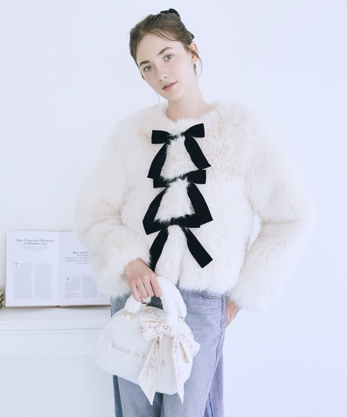 Maison de FLEUR(メゾンドフルール)の「フェイクファージャケット(ブルゾン・レディース・アイボリー/ピンク・FREE)」の6枚目の写真