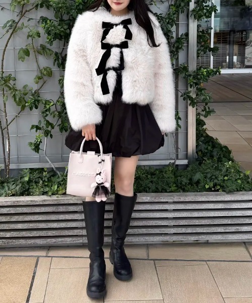 Maison de FLEUR(メゾンドフルール)の「フェイクファージャケット(ブルゾン・レディース・アイボリー/ピンク・FREE)」の21枚目の写真