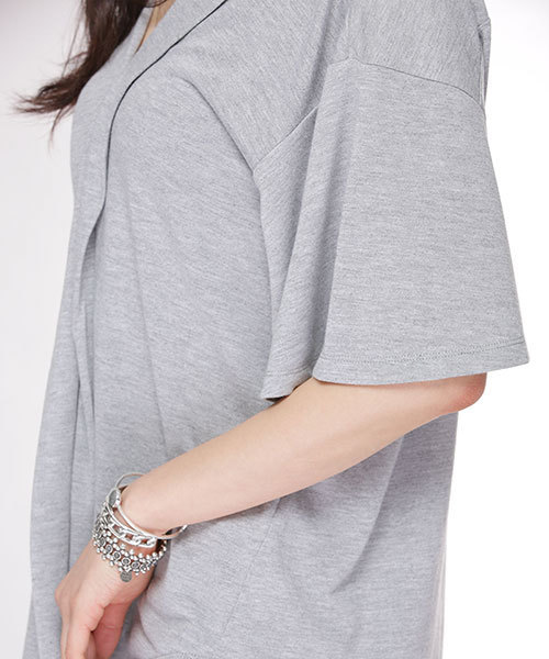 NANO universe(ナノユニバース)の「Vネックタックカットプルオーバー(Tシャツ/カットソー・レディース・ホワイト/グリーン/グレイッシュベージュ/ピンクベージュ/トップグレー・FREE)」の17枚目の写真