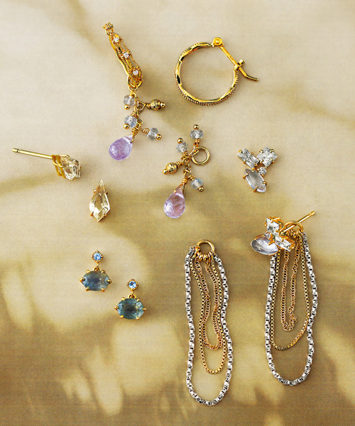 agete ゴールドチャロアイト／ラブラドライトピアス ブルーシラー agete ピアス ラブラドライト agete ゴールドチャロアイト