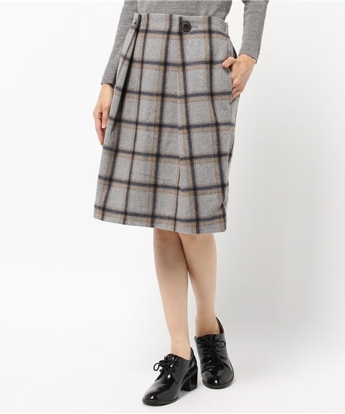 POU DOU DOU(プードゥドゥ)の「フラノチェックタックタイトスカート(スカート・レディース・オレンジ/ネイビー/ブラウン/グレー/ダークブラウン/ダークブルー・3)」の7枚目の写真