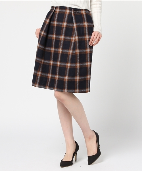 POU DOU DOU(プードゥドゥ)の「フラノチェックタックタイトスカート(スカート・レディース・オレンジ/ネイビー/ブラウン/グレー/ダークブラウン/ダークブルー・3)」の5枚目の写真