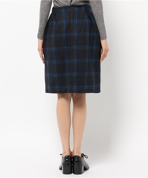 POU DOU DOU(プードゥドゥ)の「フラノチェックタックタイトスカート(スカート・レディース・オレンジ/ネイビー/ブラウン/グレー/ダークブラウン/ダークブルー・3)」の10枚目の写真