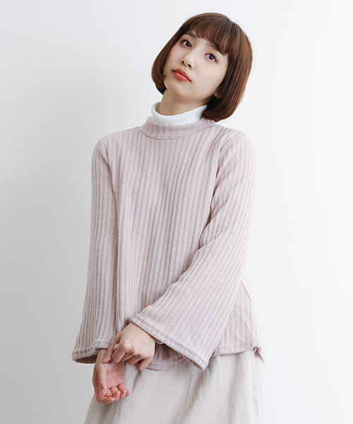 MERLOT（メルロー）の「フレアスリーブボトルネックリブニット4828（ニット/セーター・レディース・ブラック/ピンク/ベージュ/グレー・FREE）」の4枚目の写真