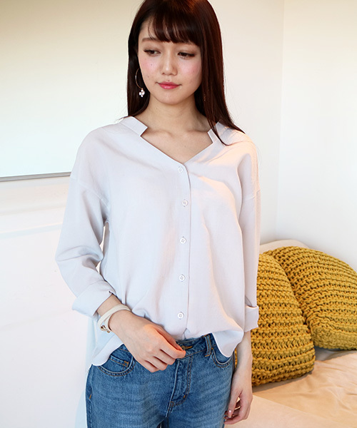 N.（N. Natural Beauty Basic）（エヌエヌナチュラルビューティーベーシック）の「Vネックフォルムブラウス（シャツ/ブラウス・レディース・グレー/ネイビー/ホワイト/ピンク/ホワイト系その他/ブラウン/カーキ・MEDIUM）」の4枚目の写真