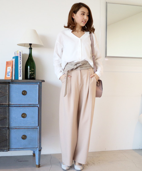 N.（N. Natural Beauty Basic）（エヌエヌナチュラルビューティーベーシック）の「Vネックフォルムブラウス（シャツ/ブラウス・レディース・グレー/ネイビー/ホワイト/ピンク/ホワイト系その他/ブラウン/カーキ・MEDIUM）」の16枚目の写真