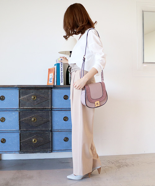 N.（N. Natural Beauty Basic）（エヌエヌナチュラルビューティーベーシック）の「Vネックフォルムブラウス（シャツ/ブラウス・レディース・グレー/ネイビー/ホワイト/ピンク/ホワイト系その他/ブラウン/カーキ・MEDIUM）」の18枚目の写真