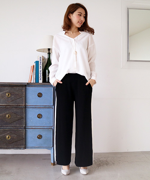 N.（N. Natural Beauty Basic）（エヌエヌナチュラルビューティーベーシック）の「Vネックフォルムブラウス（シャツ/ブラウス・レディース・グレー/ネイビー/ホワイト/ピンク/ホワイト系その他/ブラウン/カーキ・MEDIUM）」の20枚目の写真