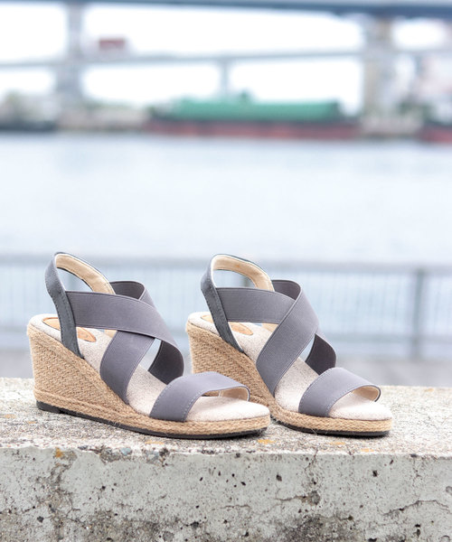 SESTO（セスト）の「7cmヒールゴムフィットサンダル（サンダル・レディース・ライトカーキ/ピンク/レッド/ネイビー/テラコッタ/ライトグレー/ブラック/グレー/アイボリー/グレイッシュベージュ/ピンクベージュ/シルバー/マスタード/コーラル/ピンクゴールド/ブルー/カーキ/グリーン/グレー系その他/ラベンダー/パープル/サックスブルー/ゴールド/レッド系その他/モカ/レッド系その他2/シルバー系その他/ピンク系その他/ベージュ/ブラウン/チャコール/レオパード・M/SS/3L/L/S/LL）」の5枚目の写真