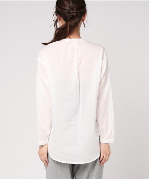 Ne-net(ネネット)の「S ねことしばふシャツ(シャツ/ブラウス・レディース・オフホワイト/カーキ/ネイビー/その他4/ホワイト・02/03)」の8枚目の写真