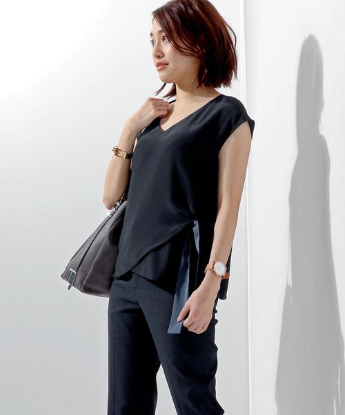 UNITED ARROWS（ユナイテッドアローズ）の「□UBCE 2カラー サイド リボン ブラウス ◆（シャツ/ブラウス・レディース・オフホワイト/ネイビー/シャーベット・FREE）」の3枚目の写真
