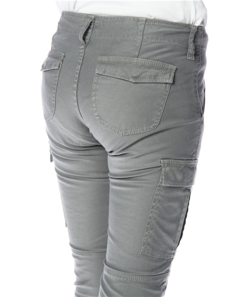 NANO universe（ナノユニバース）の「SKINNY ZIP CARGO（カーゴパンツ・レディース・カーキ/ベージュ/チャコールグレー・X-SMALL/SMALL/MEDIUM）」の7枚目の写真