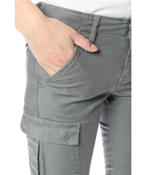 NANO universe（ナノユニバース）の「SKINNY ZIP CARGO（カーゴパンツ・レディース・カーキ/ベージュ/チャコールグレー・X-SMALL/SMALL/MEDIUM）」の8枚目の写真