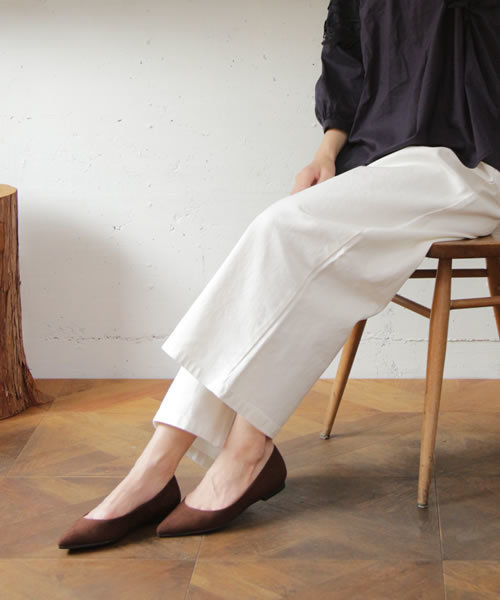 SESTO（セスト）の「ふわふわクッションインソールのポインテッドトゥフラットバレエパンプス（バレエシューズ・レディース・ピンク/フューシャピンク/レッド/パープル/マスタード/レオパード/チェック/ブラック/ブラック系その他/グレー/ブラウン/ブラウン系その他/グレイッシュベージュ/カーキ・25.0cm/24.0cm/23.0cm/23.5cm/22.0cm/22.5cm/24.5cm）」の5枚目の写真