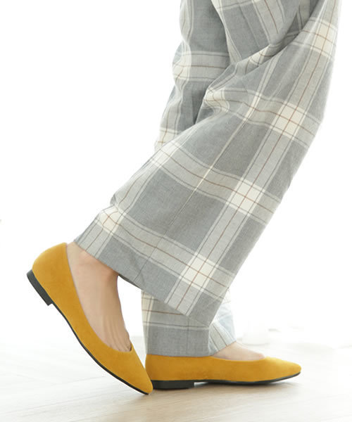 SESTO（セスト）の「ふわふわクッションインソールのポインテッドトゥフラットバレエパンプス（バレエシューズ・レディース・ピンク/フューシャピンク/レッド/パープル/マスタード/レオパード/チェック/ブラック/ブラック系その他/グレー/ブラウン/ブラウン系その他/グレイッシュベージュ/カーキ・25.0cm/24.0cm/23.0cm/23.5cm/22.0cm/22.5cm/24.5cm）」の15枚目の写真