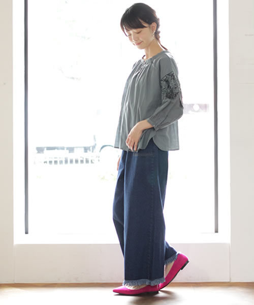 SESTO（セスト）の「ふわふわクッションインソールのポインテッドトゥフラットバレエパンプス（バレエシューズ・レディース・ピンク/フューシャピンク/レッド/パープル/マスタード/レオパード/チェック/ブラック/ブラック系その他/グレー/ブラウン/ブラウン系その他/グレイッシュベージュ/カーキ・25.0cm/24.0cm/23.0cm/23.5cm/22.0cm/22.5cm/24.5cm）」の17枚目の写真