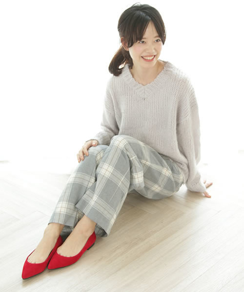 SESTO（セスト）の「ふわふわクッションインソールのポインテッドトゥフラットバレエパンプス（バレエシューズ・レディース・ピンク/フューシャピンク/レッド/パープル/マスタード/レオパード/チェック/ブラック/ブラック系その他/グレー/ブラウン/ブラウン系その他/グレイッシュベージュ/カーキ・25.0cm/24.0cm/23.0cm/23.5cm/22.0cm/22.5cm/24.5cm）」の18枚目の写真