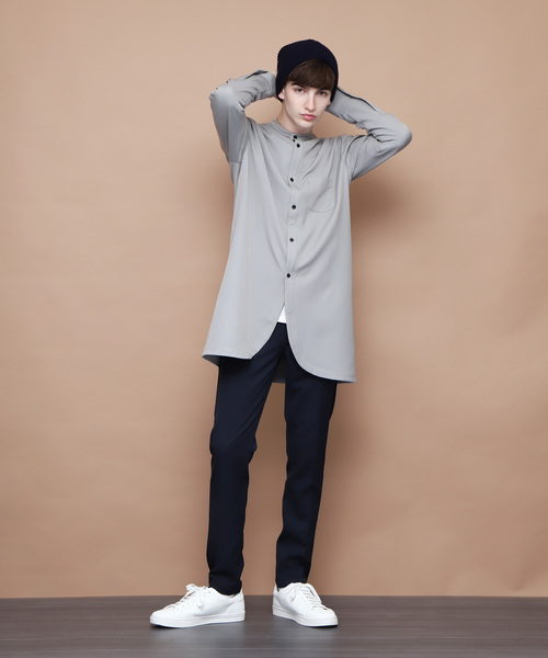 EMMA CLOTHES（エマクローズ）の「TR裾フロントカットロング丈バンドカラーシャツ（シャツ/ブラウス・メンズ・ブラック/グレー/オフホワイト・FREE）」の4枚目の写真