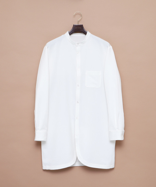 EMMA CLOTHES（エマクローズ）の「TR裾フロントカットロング丈バンドカラーシャツ（シャツ/ブラウス・メンズ・ブラック/グレー/オフホワイト・FREE）」の9枚目の写真