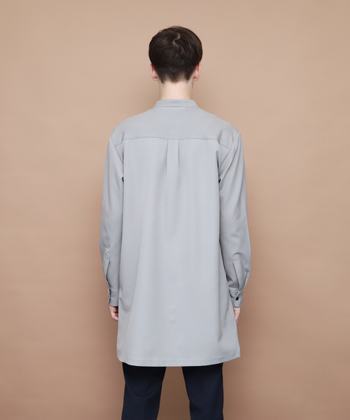 EMMA CLOTHES（エマクローズ）の「TR裾フロントカットロング丈バンドカラーシャツ（シャツ/ブラウス・メンズ・ブラック/グレー/オフホワイト・FREE）」の17枚目の写真